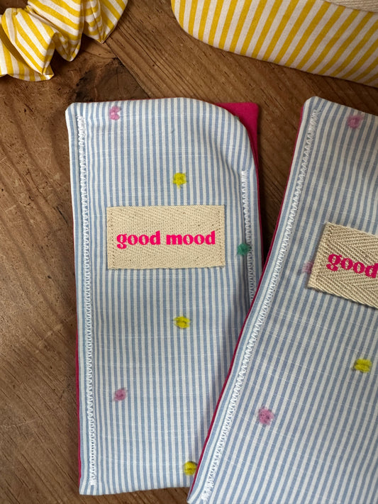 Etui à lunettes rayée bleu & blanc avec pompons – Happy Stripes | Sunshine Club