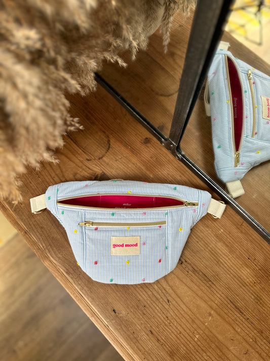 Banane rayée bleu & blanc avec pompons – Happy Stripes | Sunshine Club