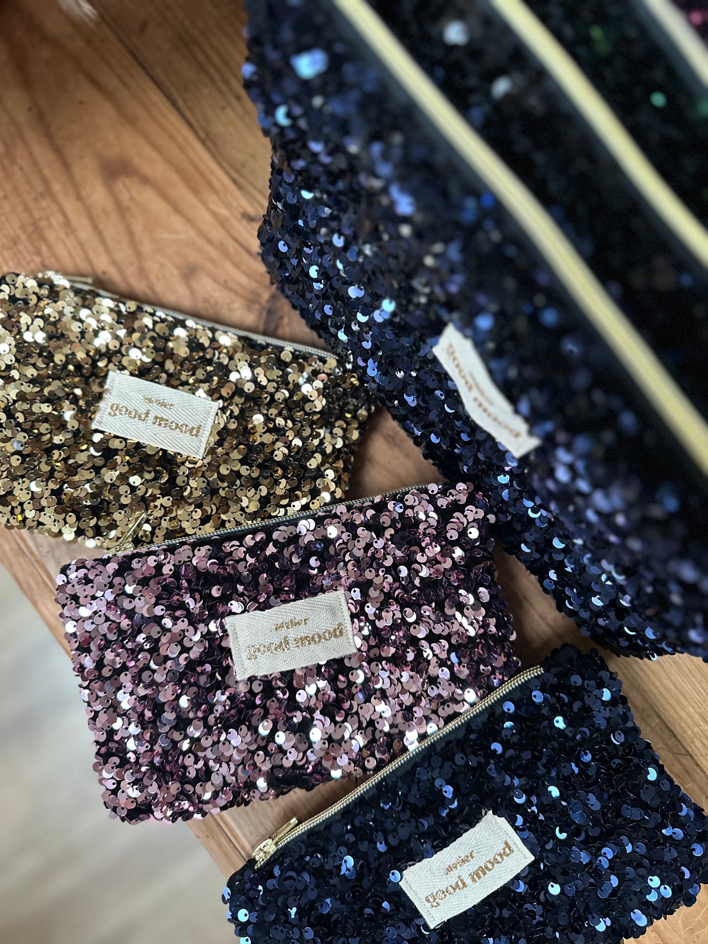 (Précommande) Pochette Médium- Glow Therapy