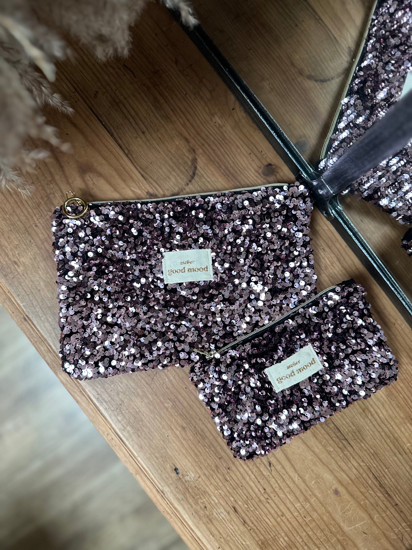 (Précommande) Pochette Médium- Glow Therapy