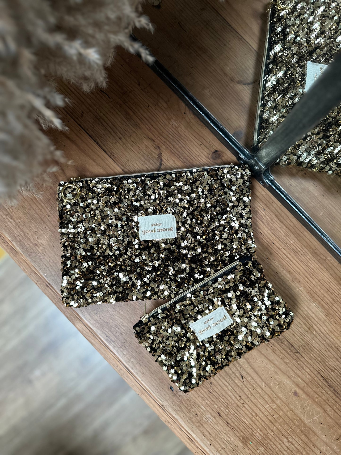 (Précommande) Pochette Médium- Glow Therapy