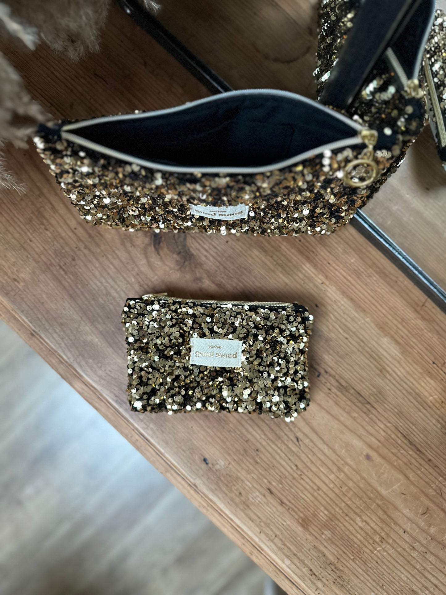 (Précommande) Pochette Médium- Glow Therapy