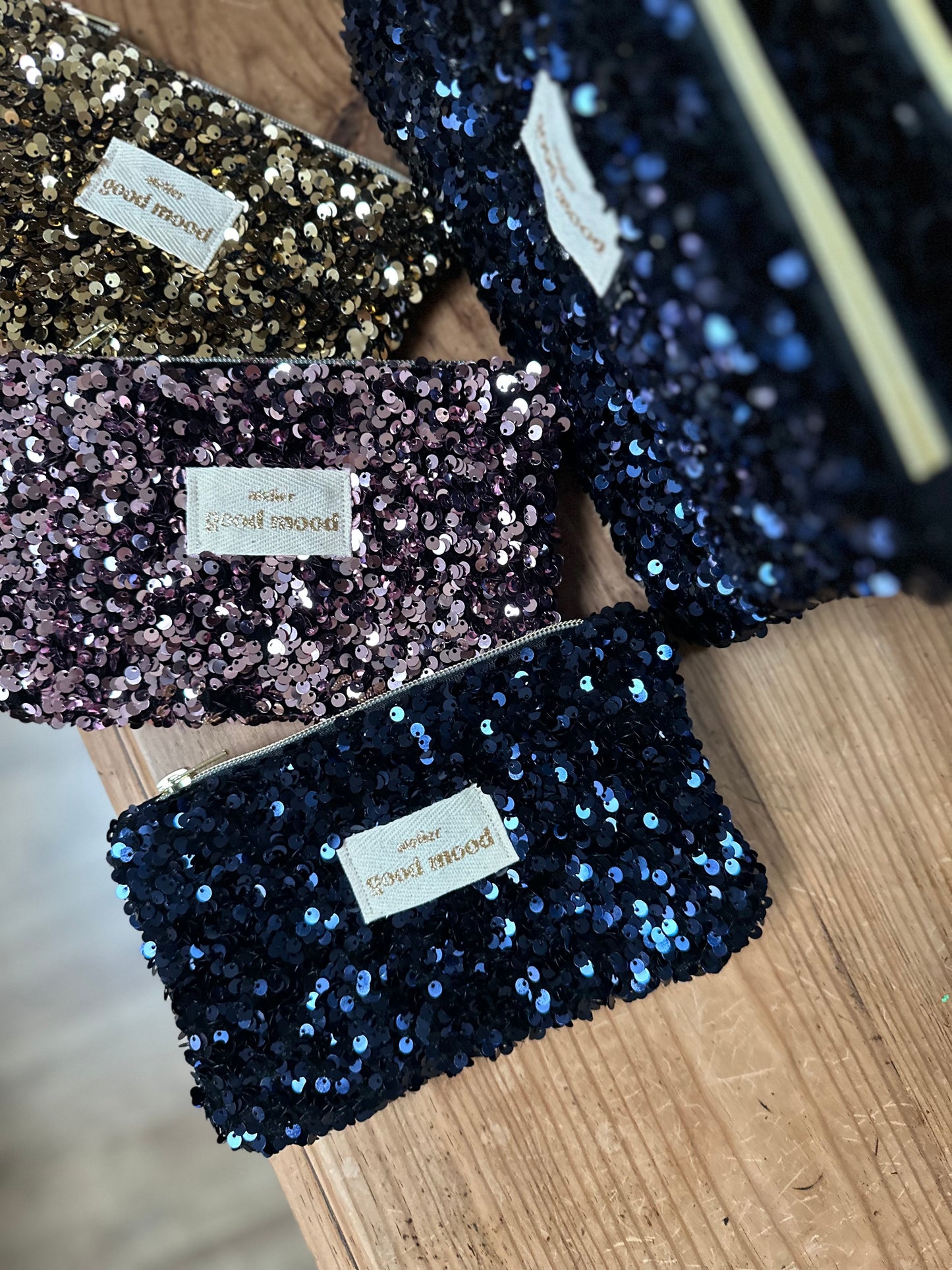 (Précommande) Pochette Médium- Glow Therapy